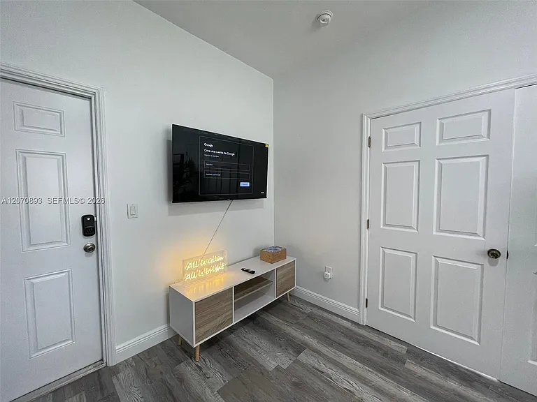 29 Oviedo Ave #2 — Photo 2