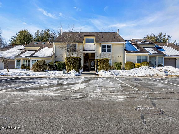 3rd image of 26 Aspen Avenue