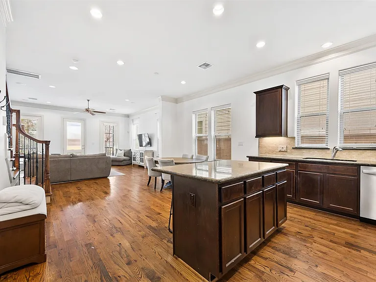 8758 Kempwood Dr — Photo 12