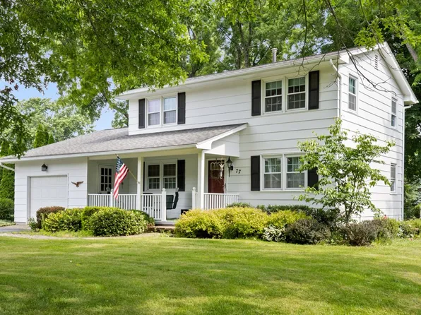 77 Valley View Dr, Brockport, NY 14420