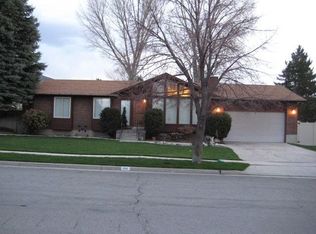 1386 E Woodhill Dr, Sandy, UT 84092
