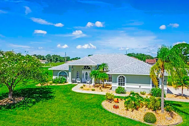 424 Holly Dr