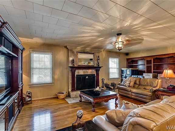 5th image of 4702 Greenview Dr