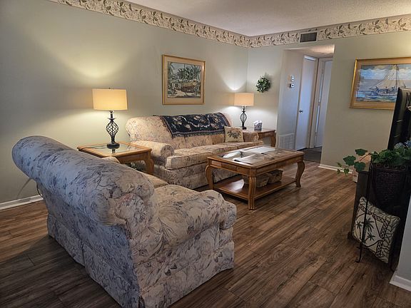 2nd image of 4 Lake Vista Trl APT 105