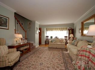 36 Calvin Ave, Syosset, NY 11791