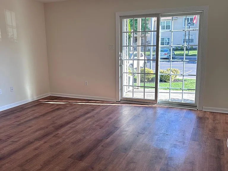 5107A Adelaide Dr — Photo 10