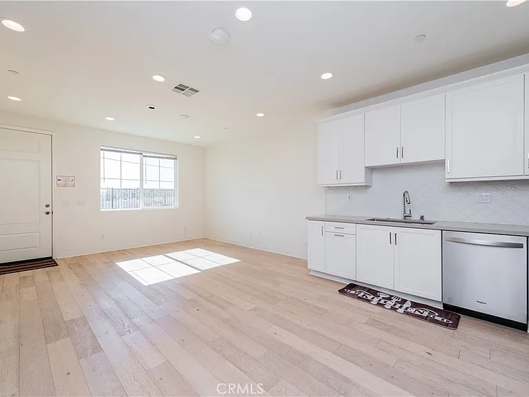 4096 Peony Paseo #24 — Photo 8