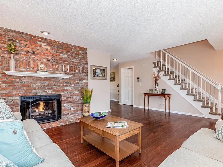 7622 S Cove Cir — Photo 2