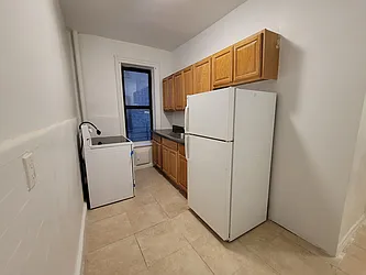 Rented by R New York