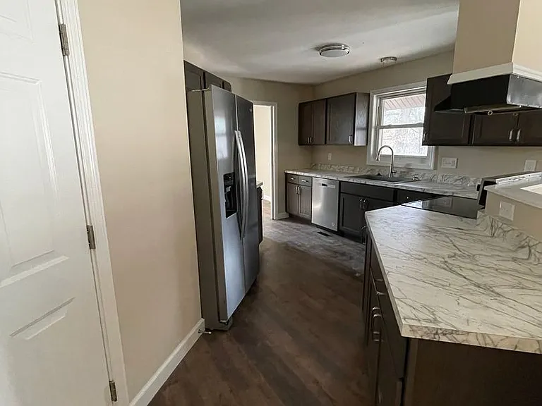 2101 W Outer Hwy #61 — Photo 7