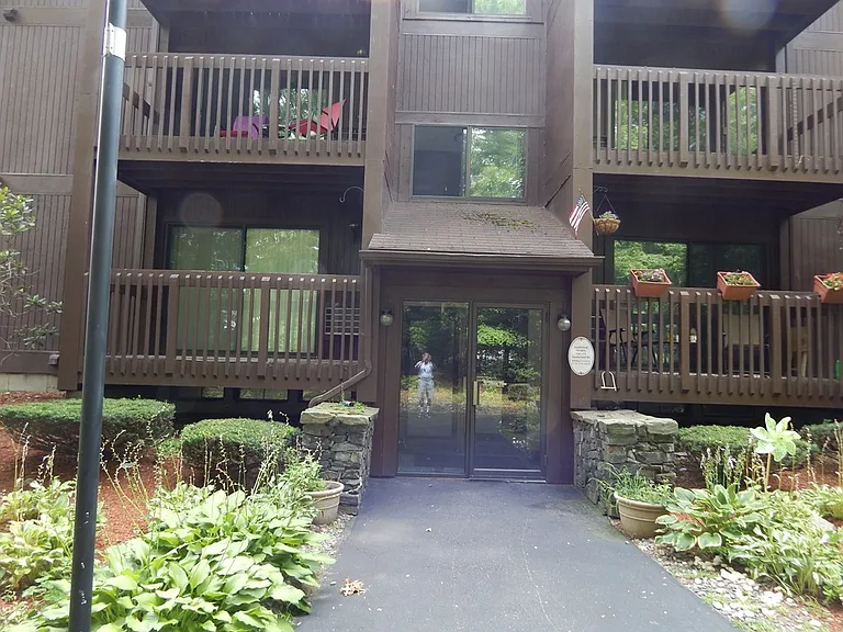 340 Sunderland Rd #36G — Photo 1