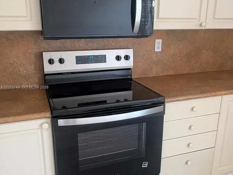 5420 NW 107th Ave #301 — Photo 6