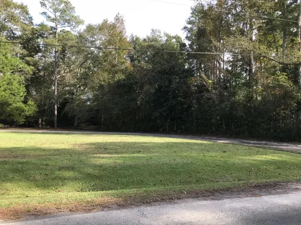 210 Croatan Ln, New Bern, NC 28562