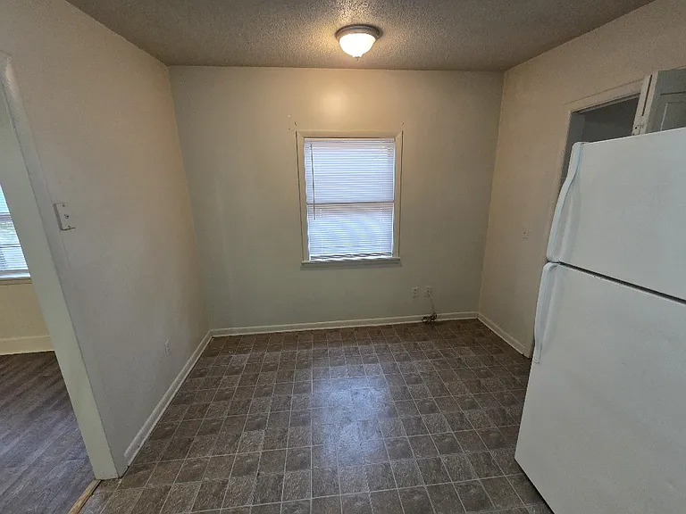 356 Savannah Ave #4 — Photo 6