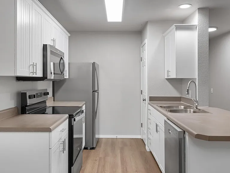 Sherwood Village Apartments — Photo 12
