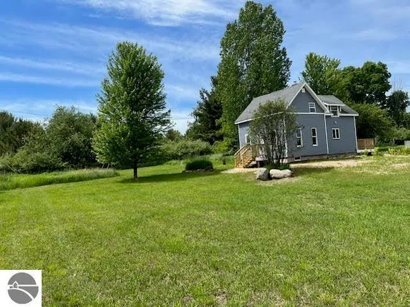 9415 Us Highway 131 N, Ellsworth, MI 49729