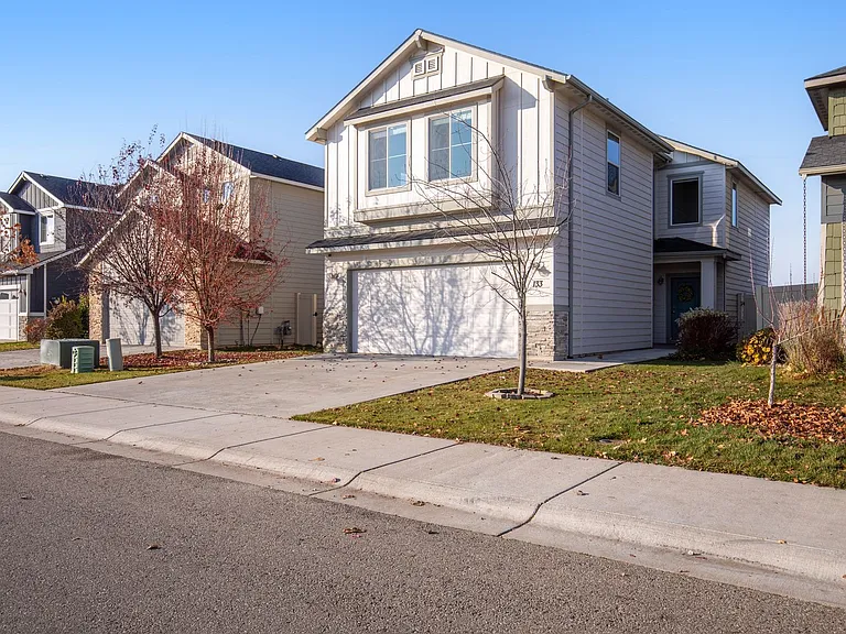 133 S Baraya Way — Photo 2