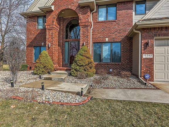 2nd image of 15742 Grant Cir