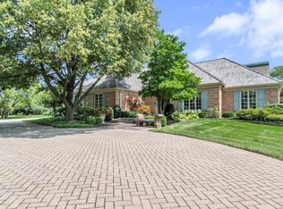 1806 Midwest Club Pkwy, Oak Brook, IL 60523
