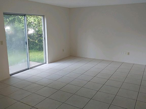 3rd image of 3212 Croton Ave