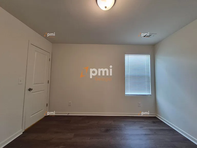 1081 Coldwater Dr — Photo 14