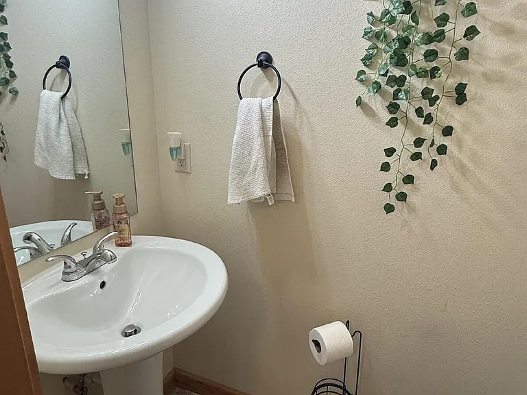 360 Adeline Dr — Photo 22