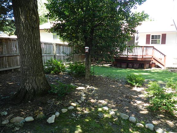 4th image of 7659 Summerhill Ct