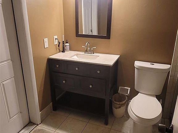 5th image of 8644 Bridle Path Court #200