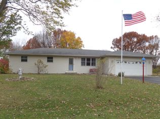 1709 Oakleaf Dr, Saint Anne, IL 60964