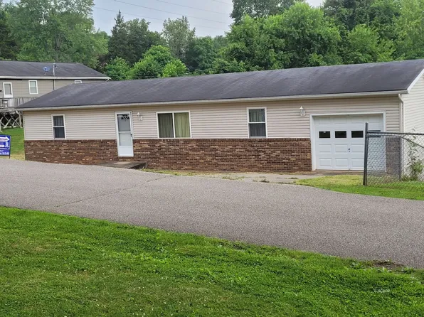 214 Circle Dr, Gallipolis, OH 45631