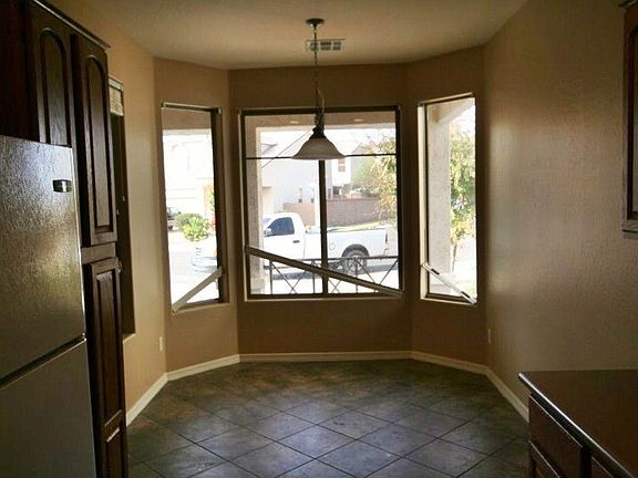 4th image of 17369 W Holland Ln