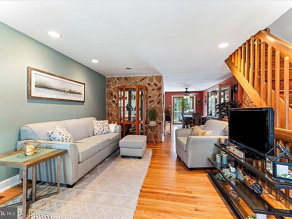 4th image of 1008 Brookwood Ln
