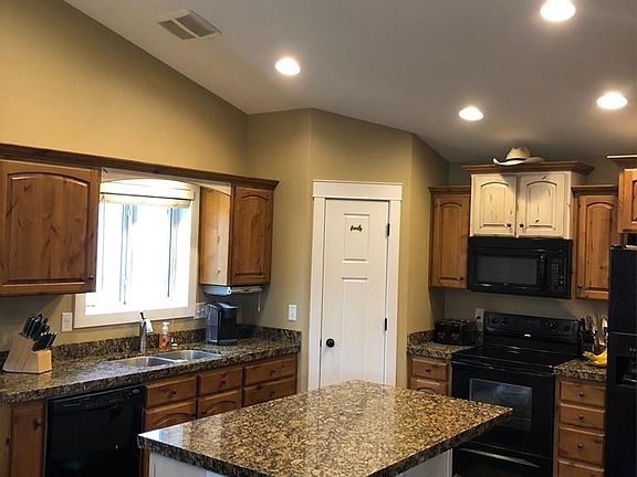 2nd image of 596 Manchester Ln