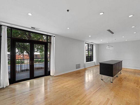 5th image of 3104 W Lake St Unit 104