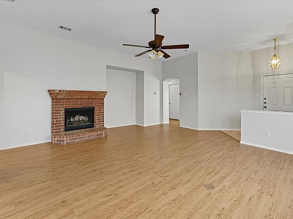 4th image of 7918 Vista Creek Ln