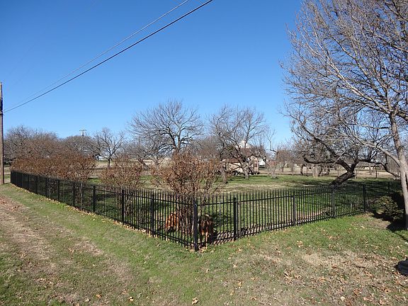 Big side yard