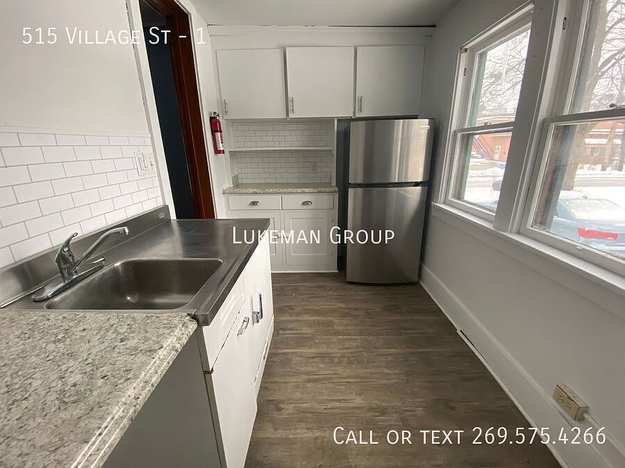 1st image of 515 Village St APT 1