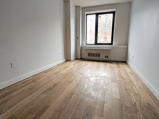 Rented by EXR | media 9