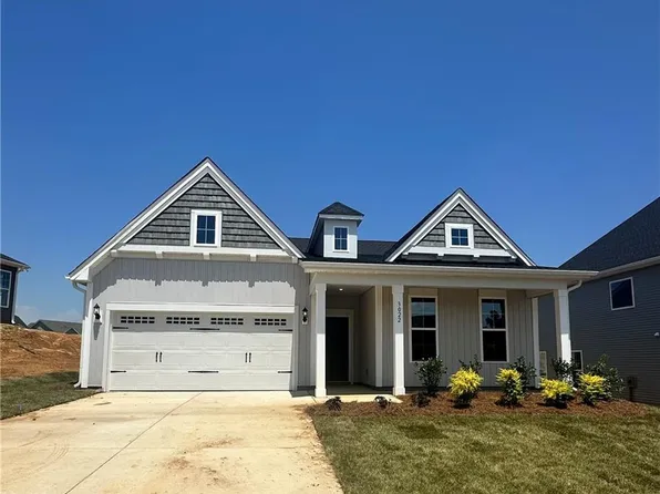 3022 Bayou St, Graham, NC 27253