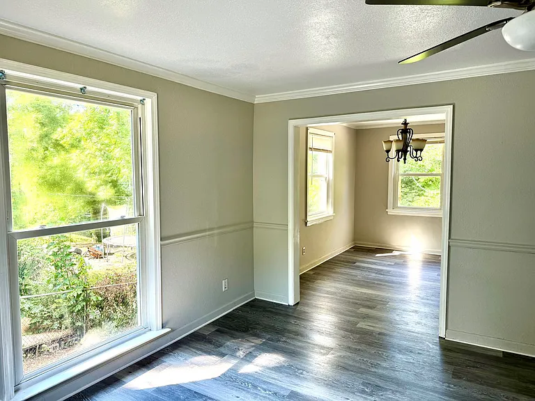 1156 Ridgeway Dr — Photo 5