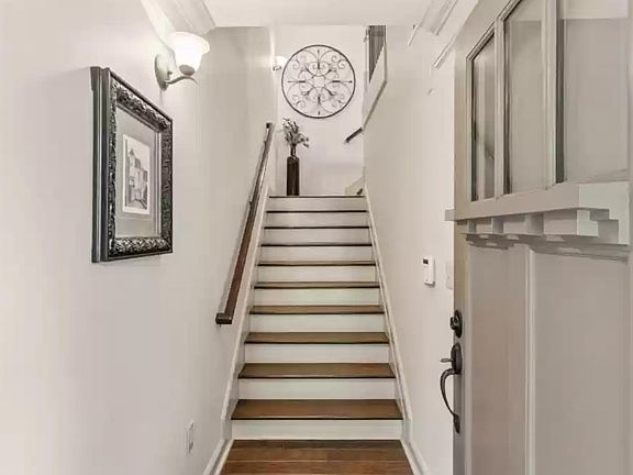 4th image of 880 Old Plank Sq