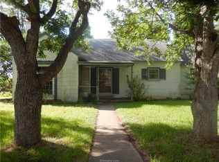 201 Calvert St, Franklin, TX 77859