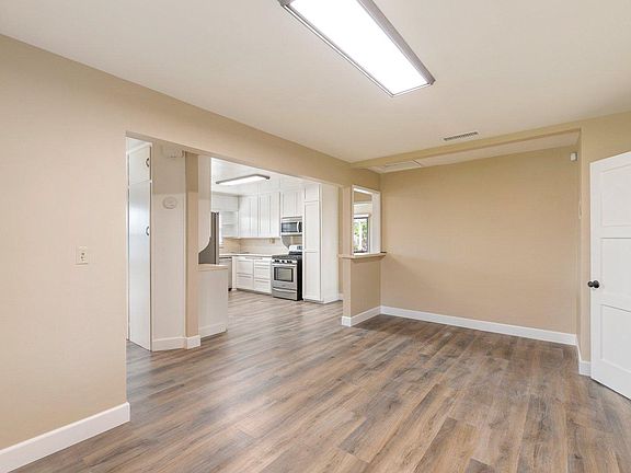 5th image of 15046 Grand Ave