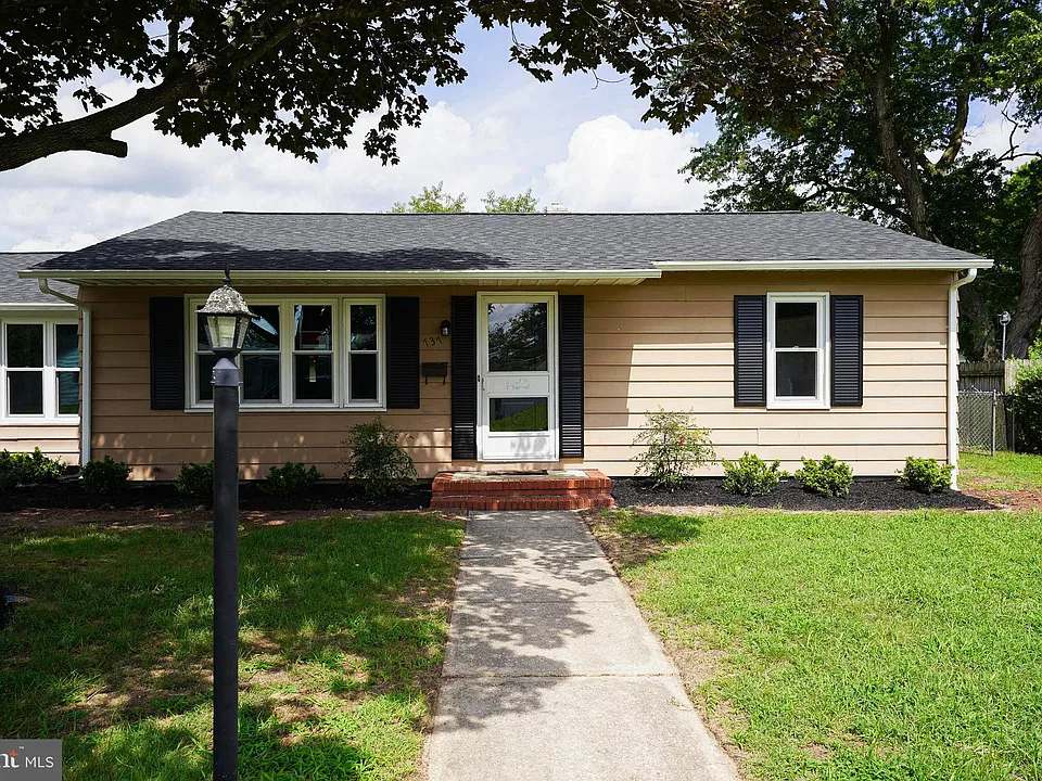 737 Magnolia Dr