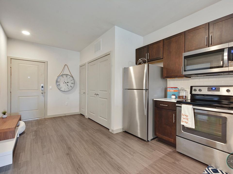 1st image of 2421 Chateau Village Way