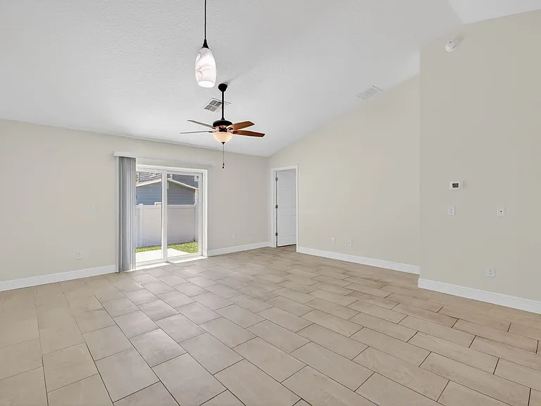 116 Dewitt Ct — Photo 6
