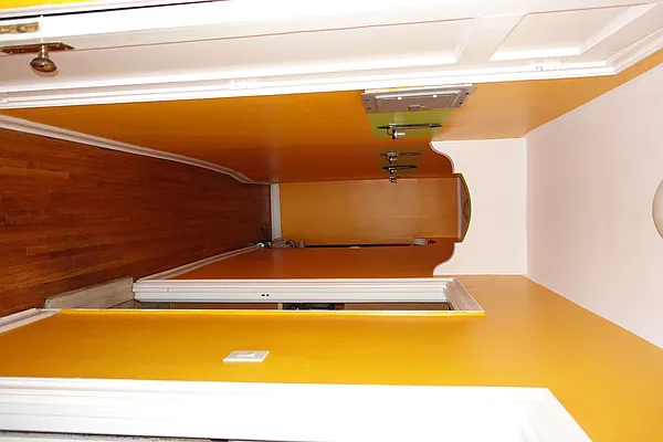 Sold by Ingram & Hebron Realty Corp | media 18