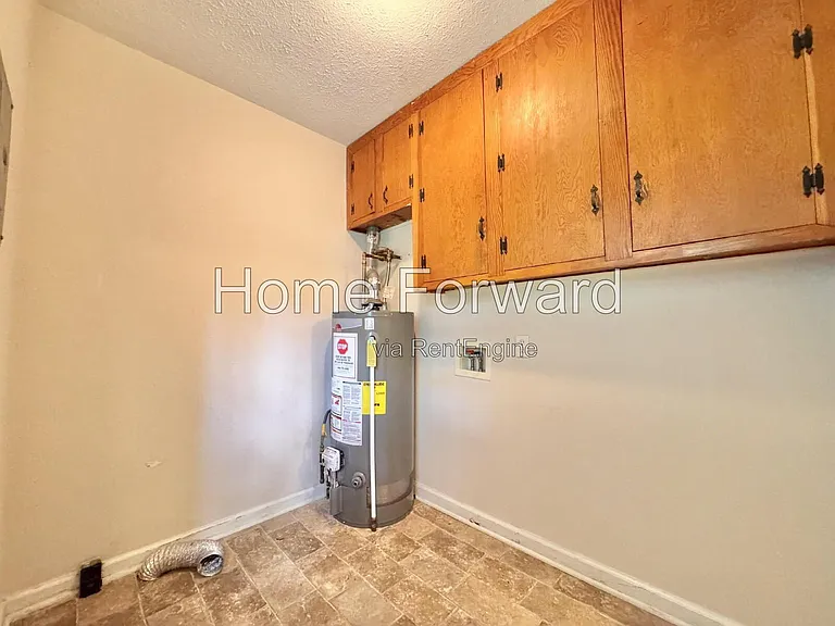 510 Hill N Dale Rd — Photo 8