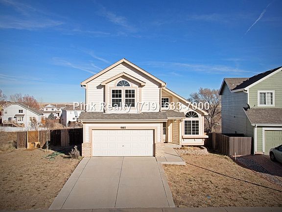 2nd image of 985 Ridgebury Pl