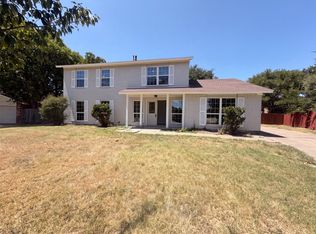526 Royal Valley Rd, Grand Prairie, TX 75052